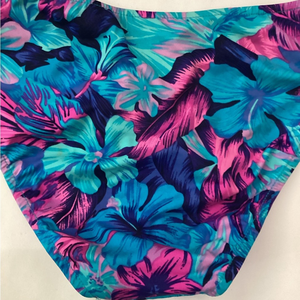 Swimsuit - Picture 3 of 4